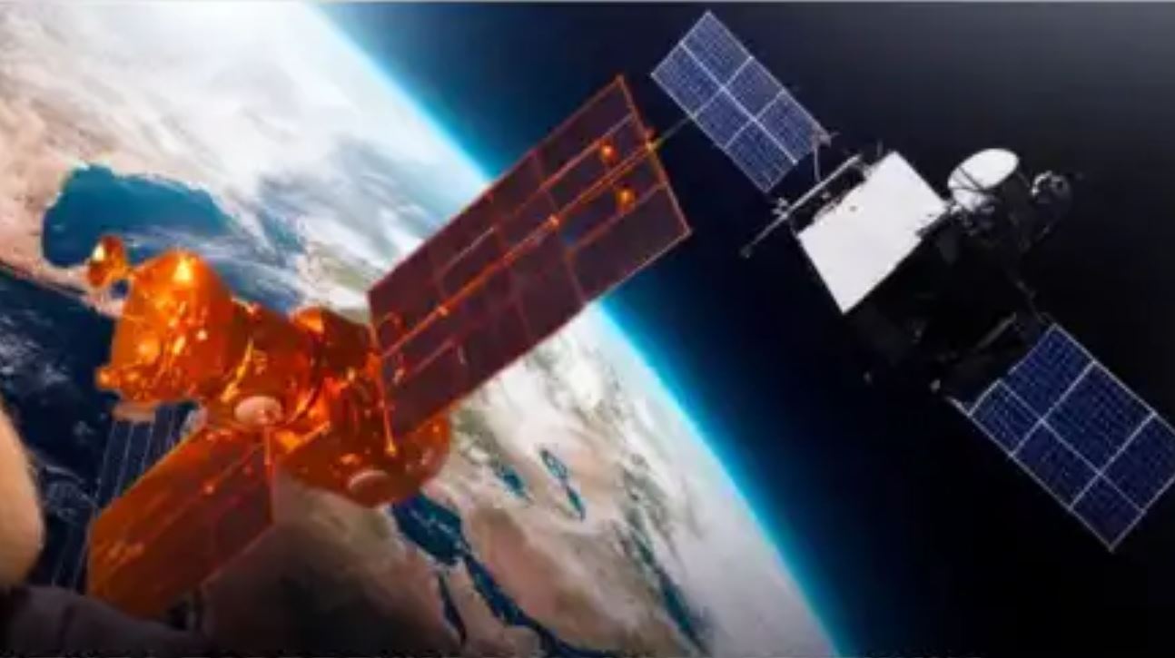США-возмутило-поведение-русского-спутника:-он-на-10-метров-приблизился-к-американскому-аппарату,-по-словам-НАСА